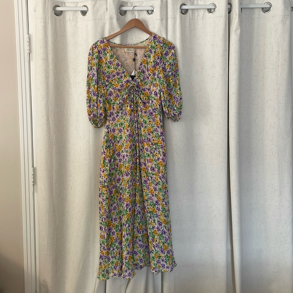 Floral middy cinched waist dress. Nicholas the label. size 2. deep v